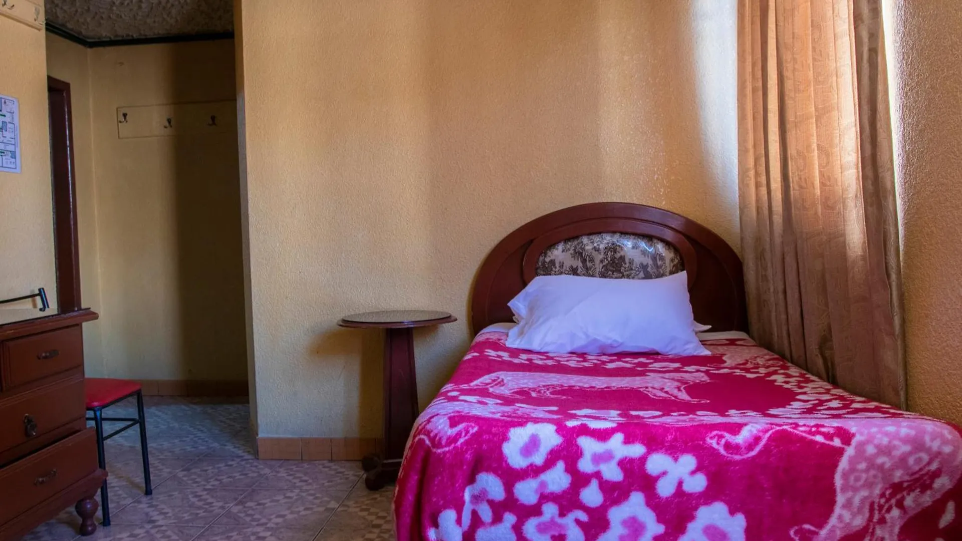 Hostal Carlos Luis キト ホステル