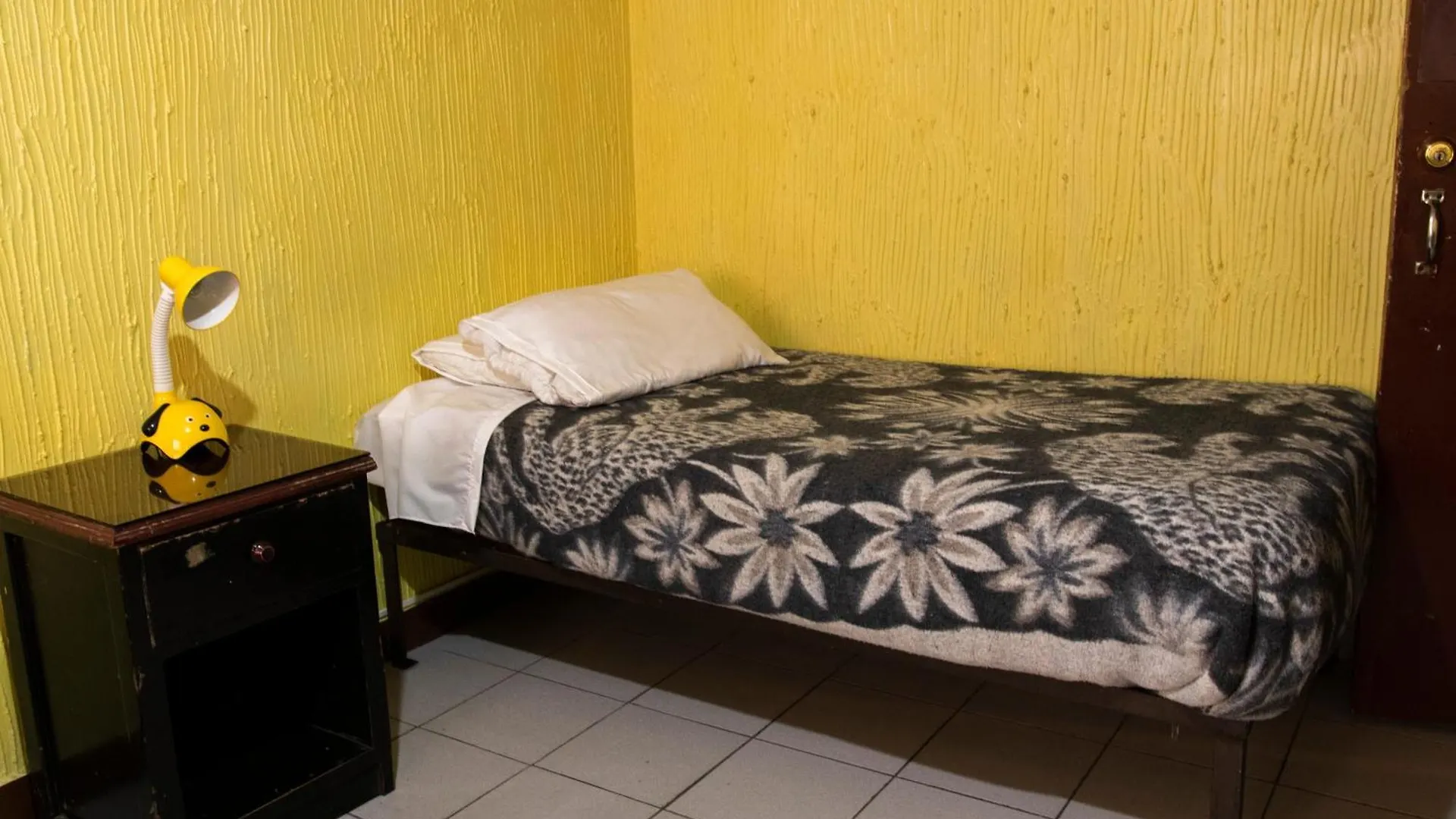 Hostel Hostal Carlos Luis Quito